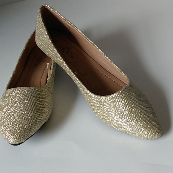 SLIPPERS SHOES GOLD SPARKLE - Picture 4 of 5